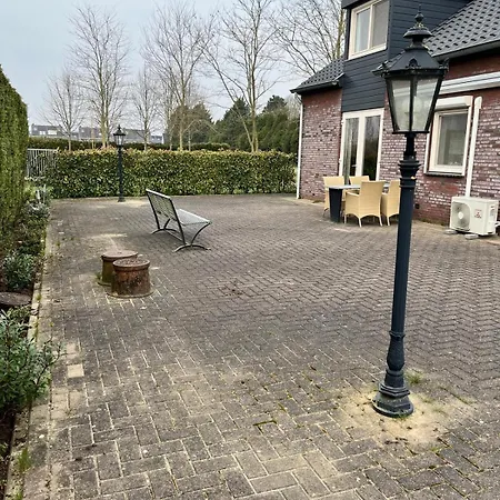 B&k Het Hoenveld Ferienhaus